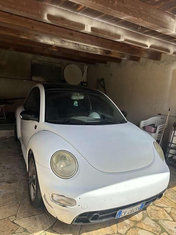 Usata VW Beetle 131 CV (96 kW) 2005 Bianco Utilitaria