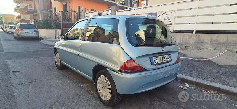 Usata Lancia Ypsilon 60 CV (44 kW) 2003 Utilitaria