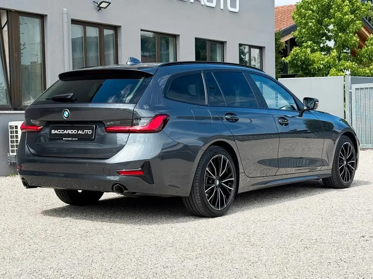 Usata BMW 318 Advantage 149 CV (109 kW) 2020 Grigio Station wagon