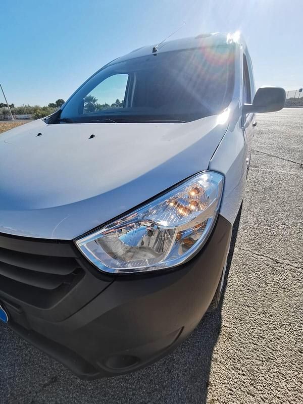 Usata Dacia Dokker Ambiance 74 CV (54 kW) 2016 Bianco Monovolume