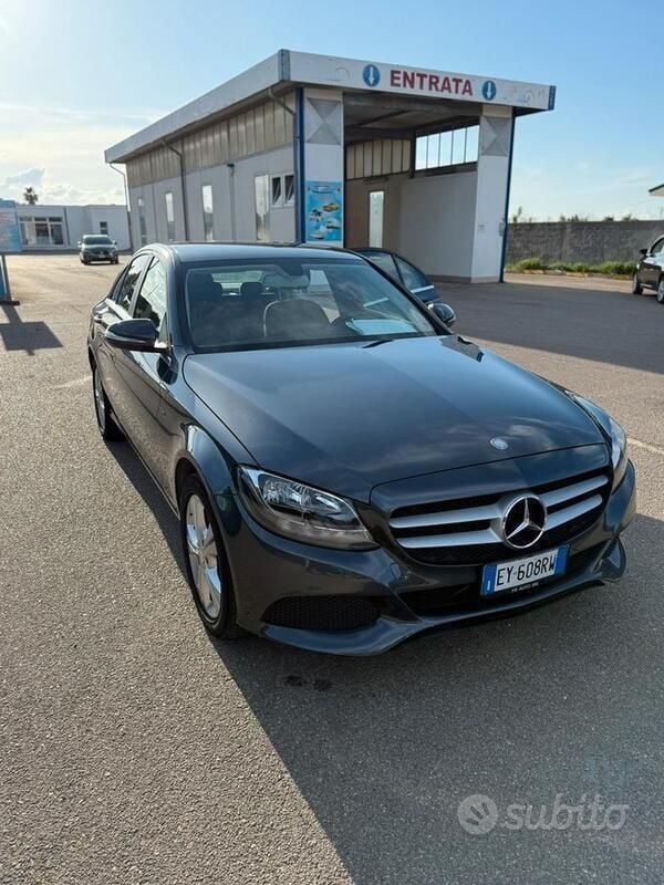 Usata 2015 Mercedes C180 Tre volumi | 12.000 € (Super prezzo) - Immagine 1/4