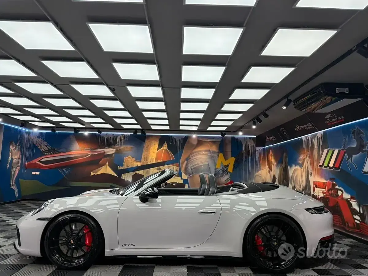 Usata Porsche 911 Carrera GTS 480 CV (353 kW) 2022 Grigio Cabrio