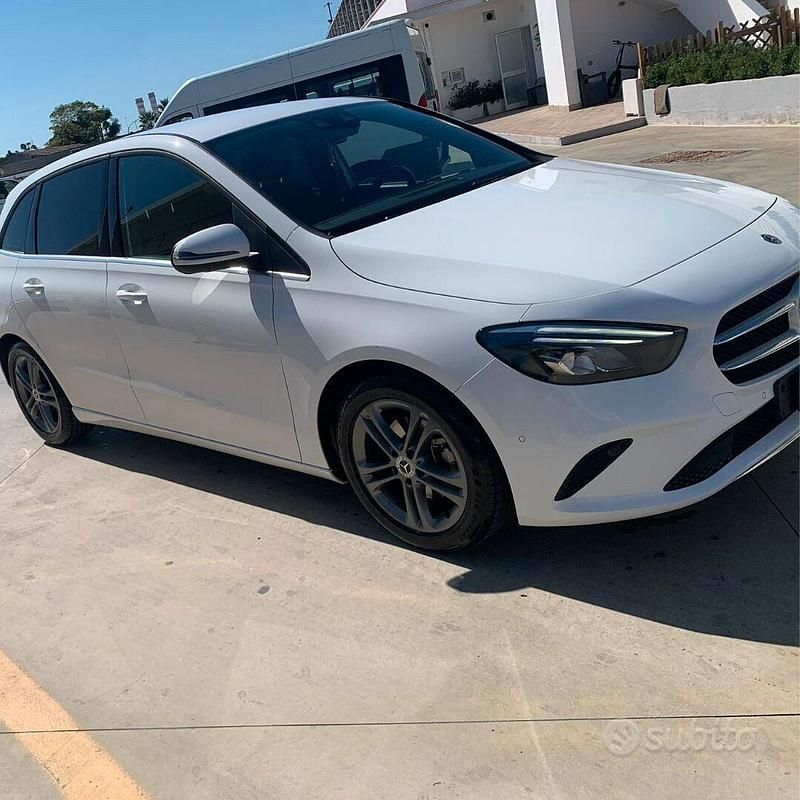 Usata Mercedes B180 Business 116 CV (85 kW) 2019 Bianco Monovolume