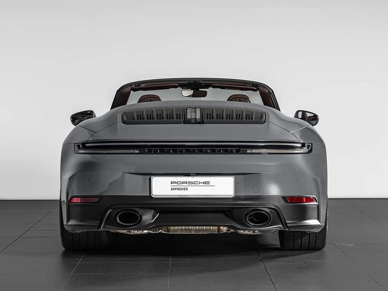 Usata Porsche 992 Sport 394 CV (289 kW) 2025 Grigio ardesia neo Cabrio