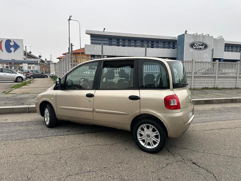 Usata Fiat Multipla 103 CV (75 kW) 2009 Oro Monovolume