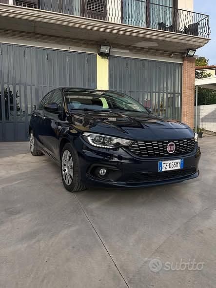 Usata Fiat Tipo Easy 120 CV (88 kW) 2019 Blu Berlina