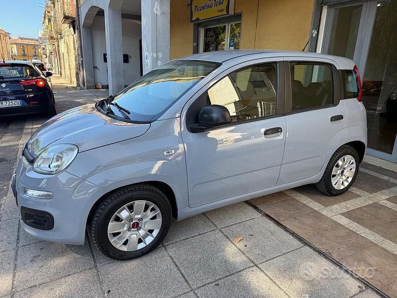 Usata Fiat Panda Lounge 69 CV (50 kW) 2019 Grigio Berlina