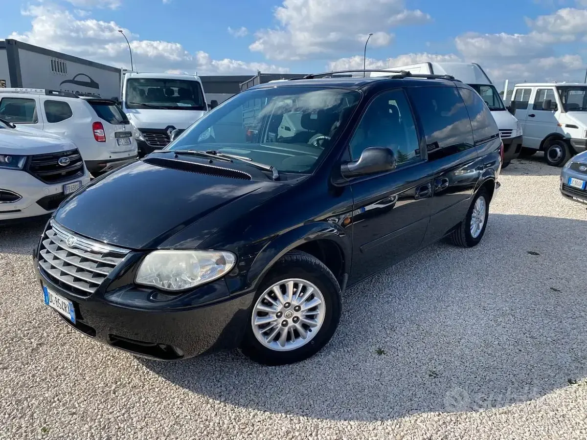 Usata Chrysler Voyager 143 CV (105 kW) 2006 Monovolume