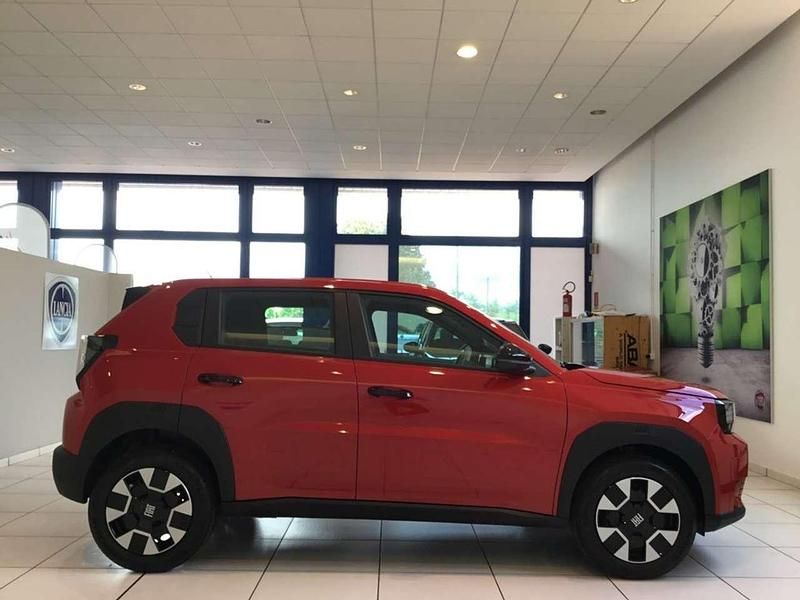 Nuova Fiat Grande Panda Icon 110 CV (80 kW) 2026 Rosso Utilitaria