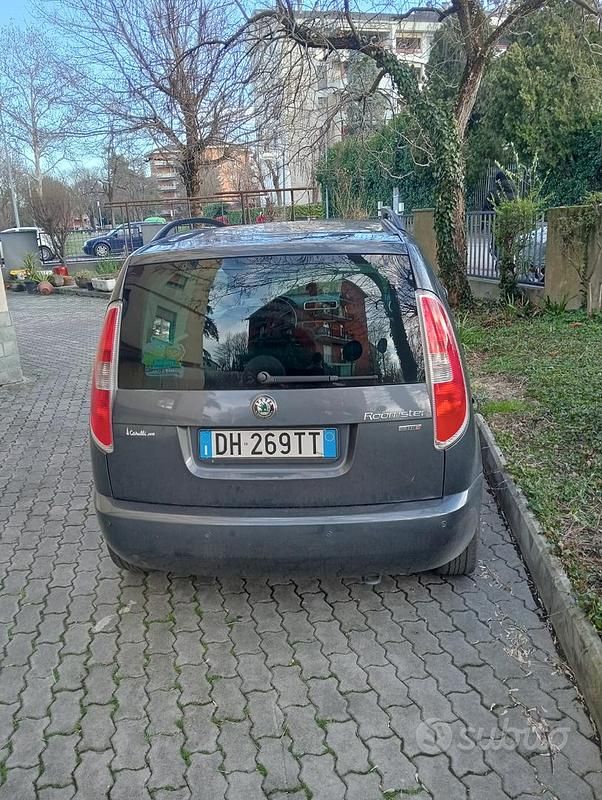 Usata Skoda Roomster 80 CV (58 kW) 2007 Grigio Monovolume