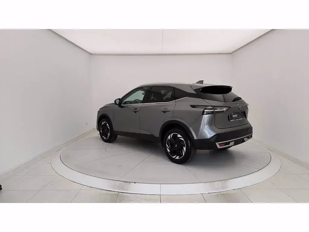 Usata Nissan Qashqai Acenta 140 CV (102 kW) 2025 Grigio scuro SUV
