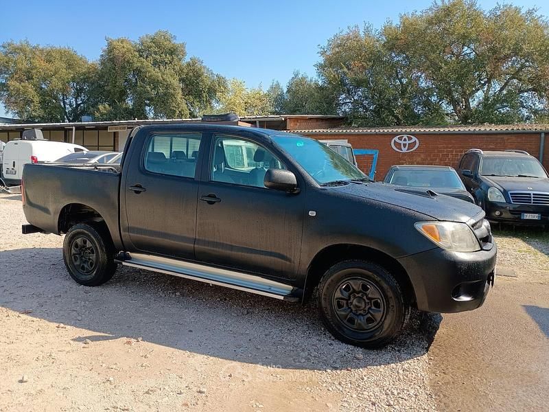 Usata Toyota HiLux 120 CV (88 kW) 2008 Nero Pick-up