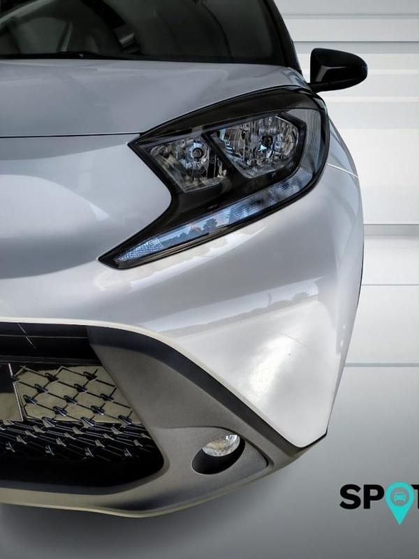 Usata Toyota Aygo X Trend 72 CV (52 kW) 2025 Grigio SUV