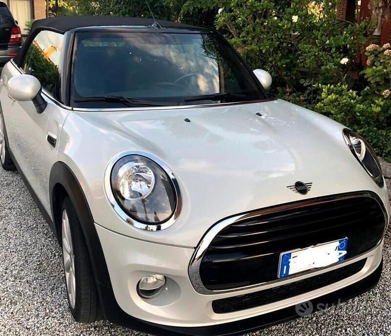 Grigio Usata 2018 Mini Cooper D Cabriolet Cabrio | 22.900 € (Molto cara) - Immagine 1/4