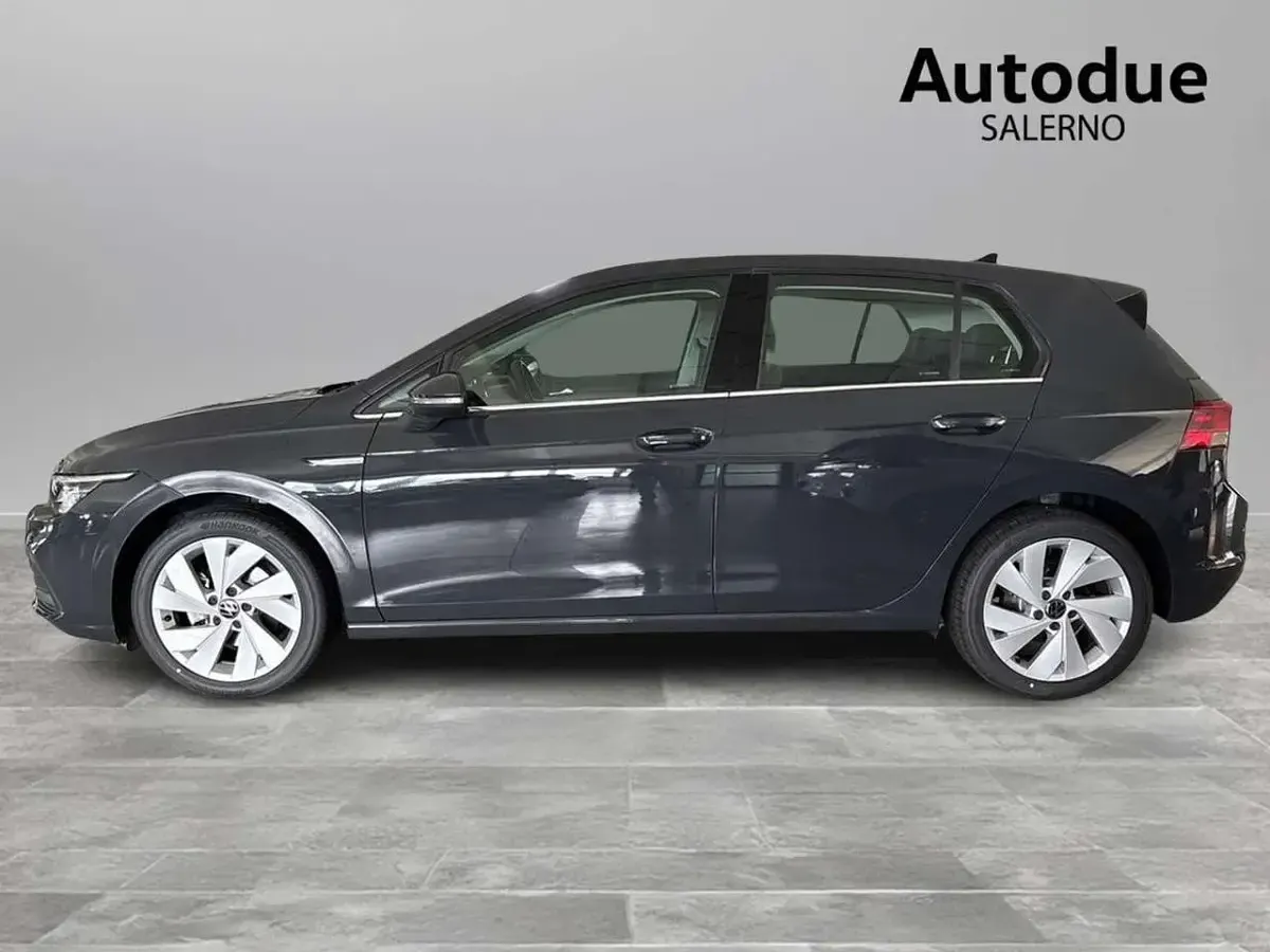 Usata VW Golf VIII Style 131 CV (96 kW) 2023 Grigio Berlina