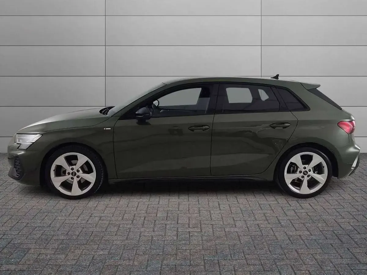 Usata Audi A3 S-Line 150 CV (110 kW) 2025 Verde Berlina