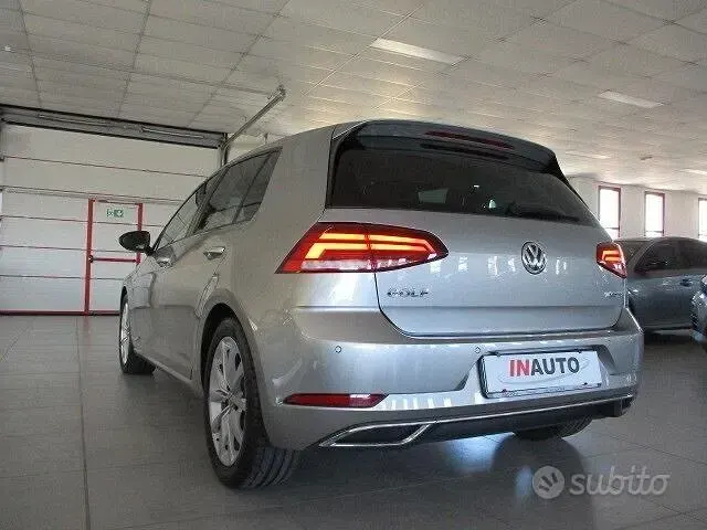 Usado VW Golf VII Executive 131 HP (96 kW) 2019 Cinzento Sedan