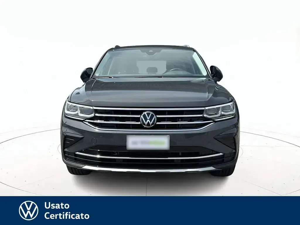 Usata VW Tiguan Elegance 150 CV (110 kW) 2023 Grigio pastello SUV