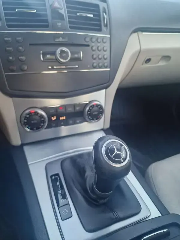 Usata Mercedes C220 Avantgarde 170 CV (125 kW) 2009 Nero Berlina
