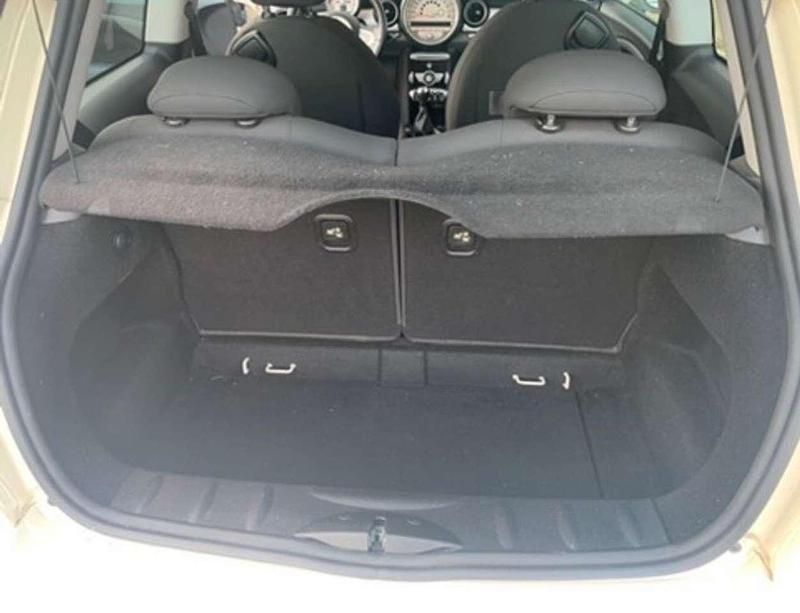 Usata Mini Cooper 75 CV (55 kW) 2009 Panna pastello Utilitaria