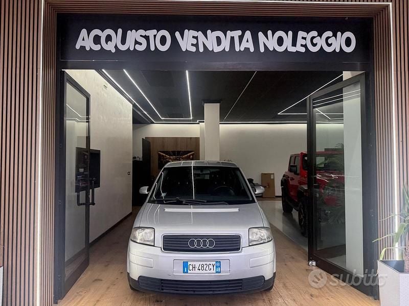 Usata Audi A2 75 CV (55 kW) 2005 Grigio Utilitaria