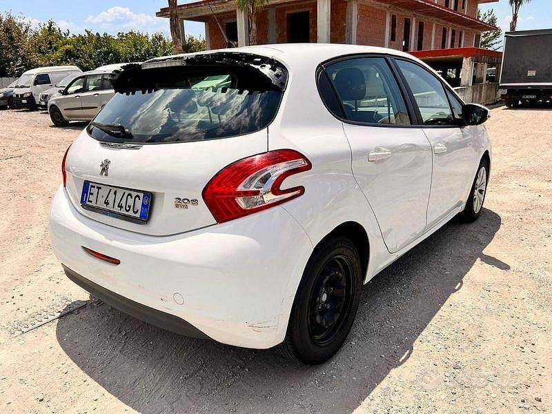 Usata Peugeot 208 Active 82 CV (60 kW) 2014 Other Utilitaria