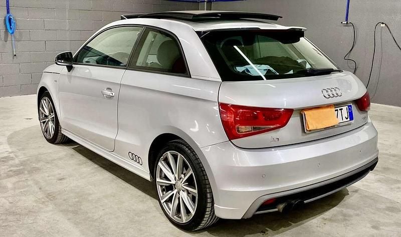 Usata Audi A1 Attraction 122 CV (89 kW) 2010 Berlina