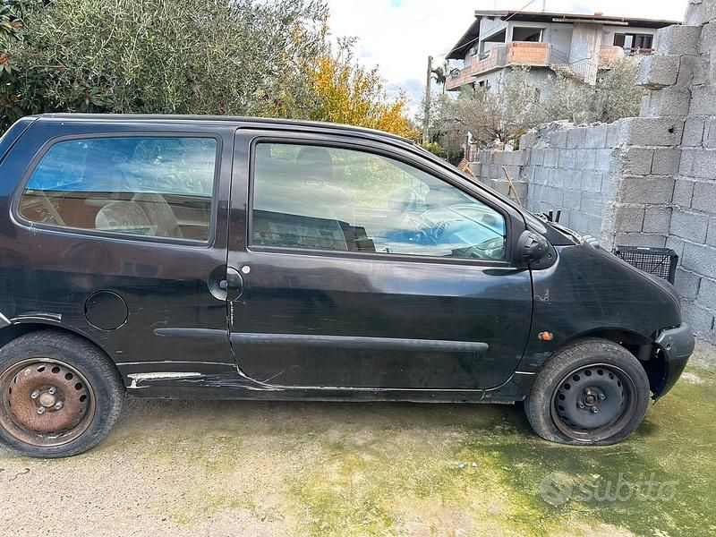 Usata Renault Twingo 58 CV (42 kW) 2004 Nero Utilitaria