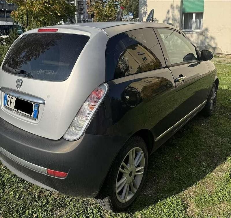 Usata Lancia Ypsilon Platinum 75 CV (55 kW) 2010 Utilitaria