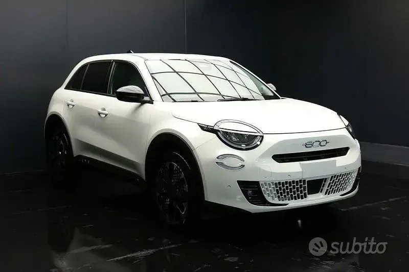 Nuova Fiat 600 La Prima 145 CV (106 kW) 2025 Bianco SUV
