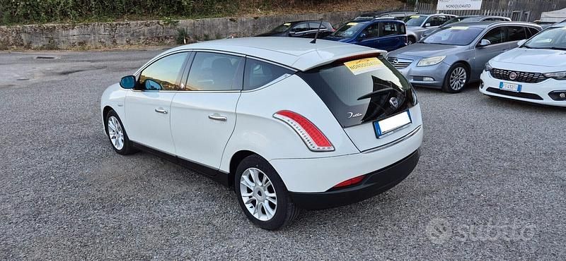 Usata Lancia Delta 120 CV (88 kW) 2013 Bianco Utilitaria