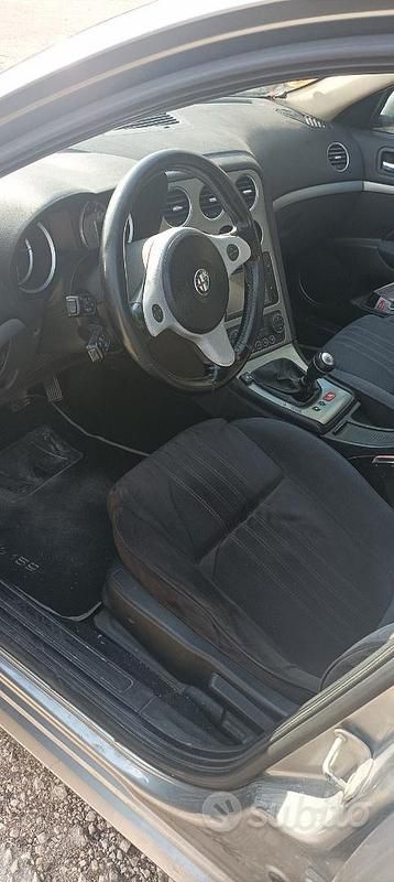 Usata Alfa Romeo 159 140 CV (102 kW) 2006 Grigio Berlina