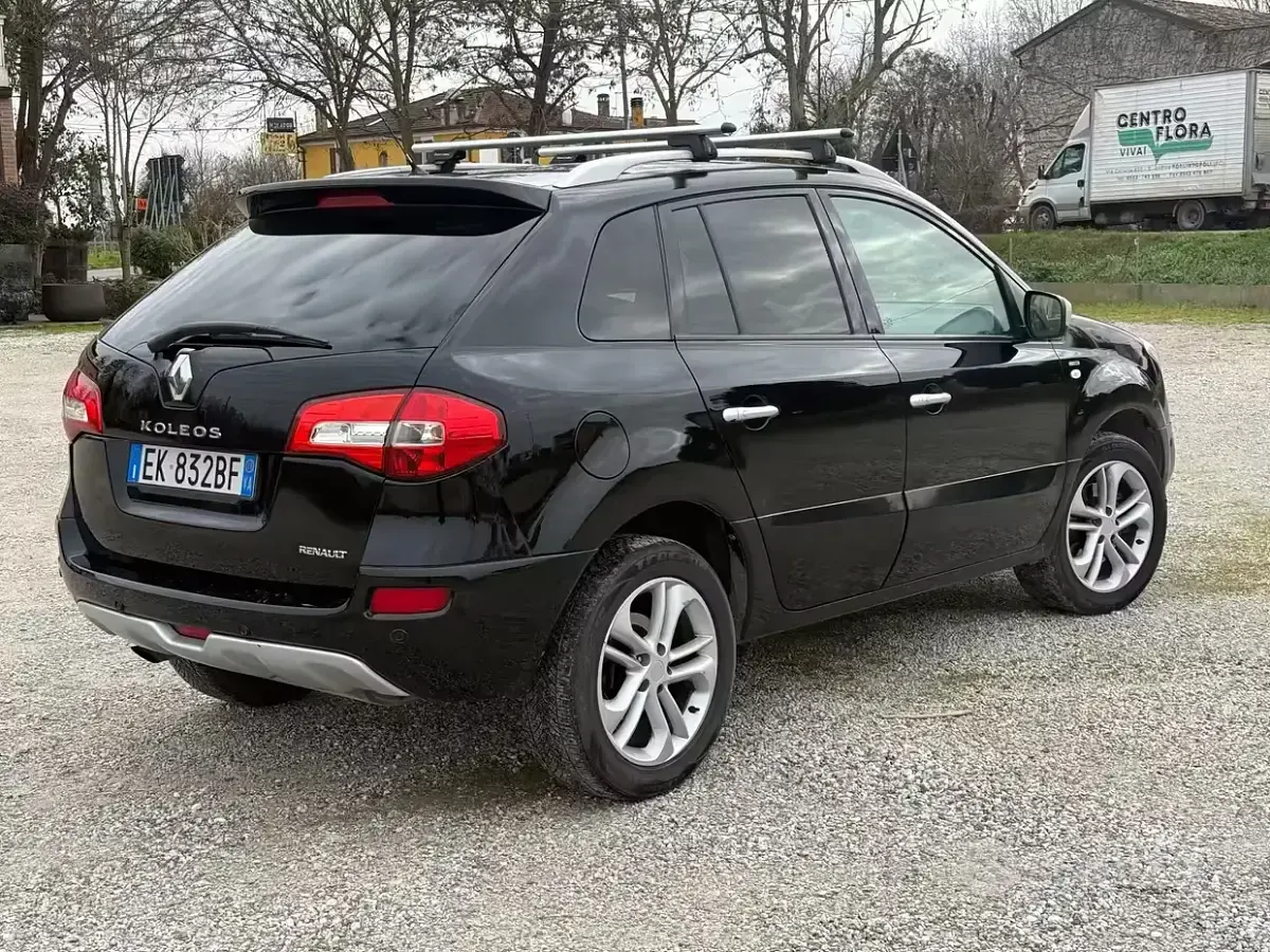 Usata Renault Koleos Luxe 150 CV (110 kW) 2011 Nero SUV