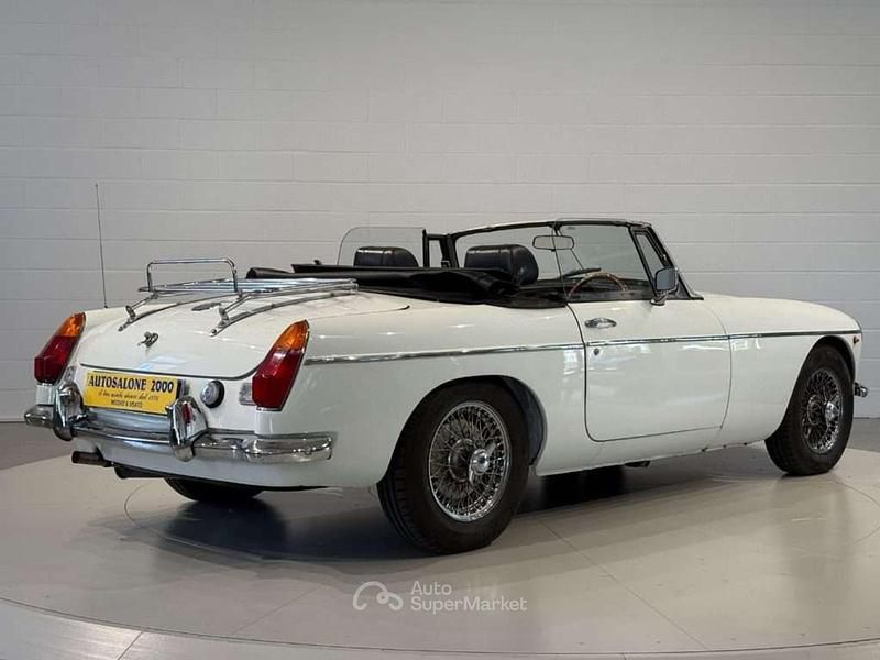 Usata MG B 95 CV (69 kW) 1972 Bianco Cabrio