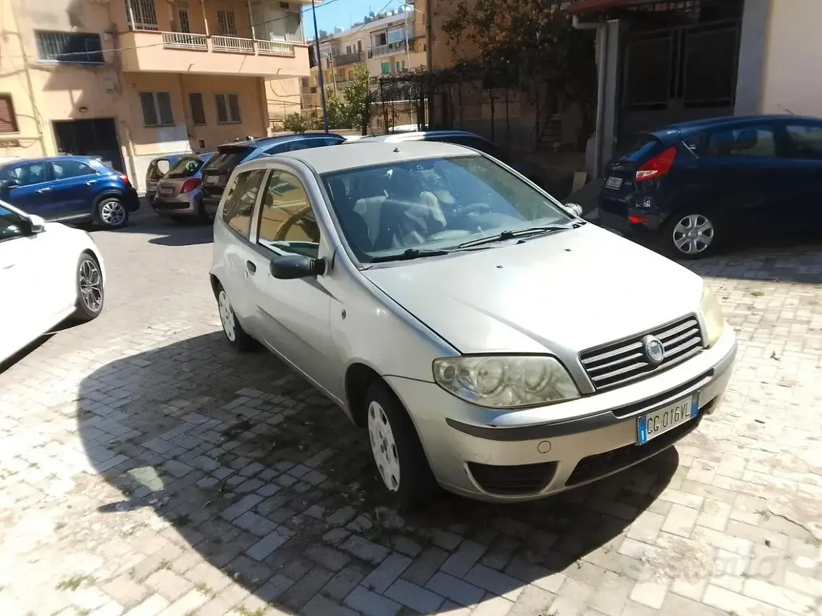 Usata Fiat Punto 60 CV (44 kW) 2003 Grigio Utilitaria