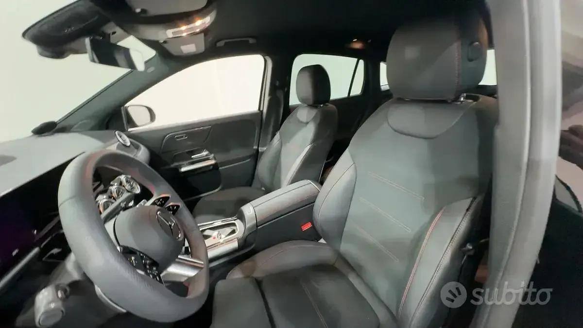 Usata Mercedes GLA200 Advanced 150 CV (110 kW) 2024 Nero SUV
