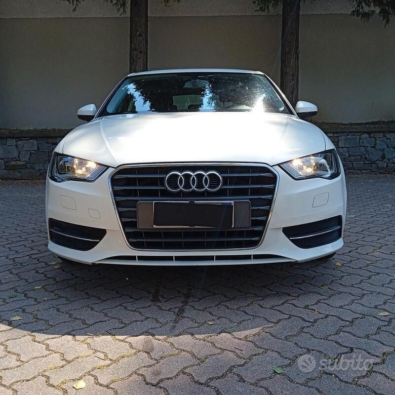 Bianco Usata 2015 Audi A3 Attraction Tre volumi | 12.500 € (Buon prezzo) - Immagine 1/4