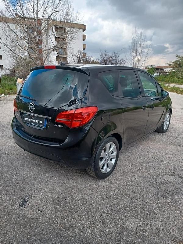 Usata Opel Meriva Cosmo 95 CV (69 kW) 2011 Nero Monovolume
