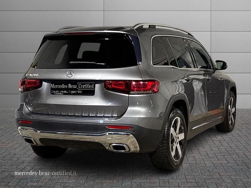 Usata Mercedes GLB200 163 CV (119 kW) 2021 Grigio montagna SUV