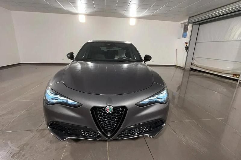 Grigio Nuova 2025 Alfa Romeo Stelvio Veloce SUV | 49.600 € (Buon prezzo) - Immagine 1/4