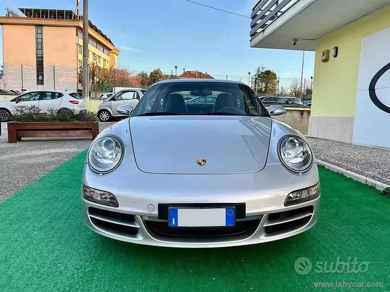 Usata Porsche 911 Carrera S 355 CV (261 kW) 2005 Argento Coupé