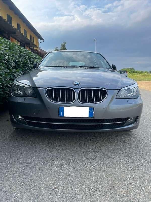 Usata 2007 BMW 530 Efficient Dynamics Station wagon | 4599 € (Buon prezzo) - Immagine 1/4