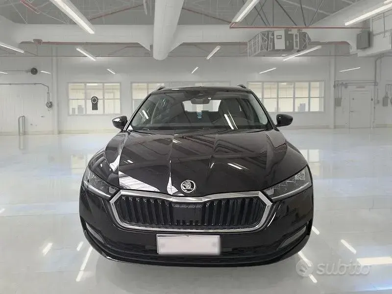 Usata Skoda Octavia Executive 149 CV (109 kW) 2022 Nero Station wagon