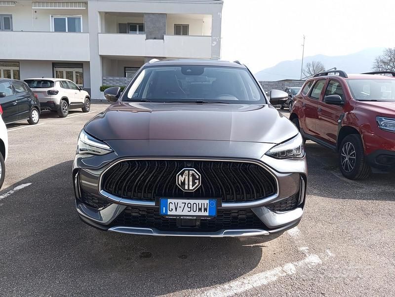 Usata MG HS Luxury 161 CV (118 kW) 2024 Grigio SUV