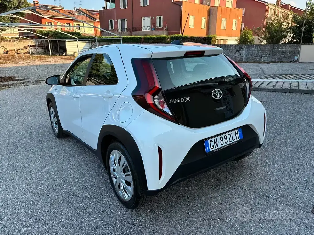 Usata Toyota Aygo X Active 72 CV (52 kW) 2023 Bianco SUV