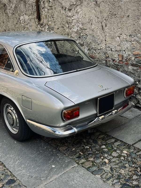 Usata Alfa Romeo 1750 Veloce 103 CV (75 kW) 1969 Argento Berlina