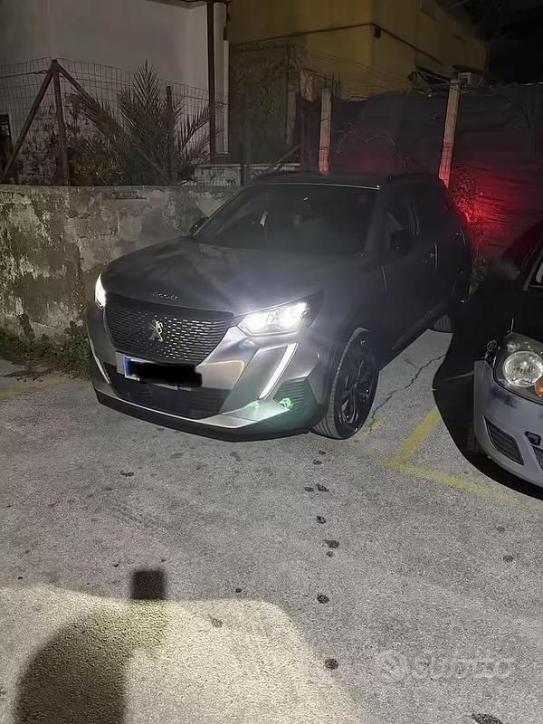 Usata Peugeot 2008 130 CV (95 kW) 2023 SUV