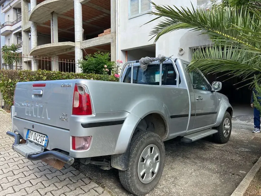 Usata Tata Xenon 140 CV (102 kW) 2009 Grigio Pick-up