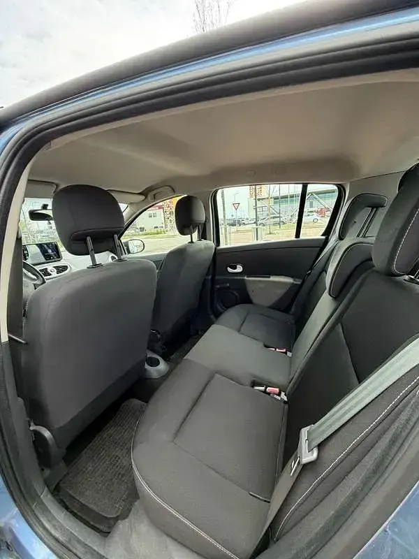 Usata Renault Clio II Dynamique 75 CV (55 kW) 2011 Berlina