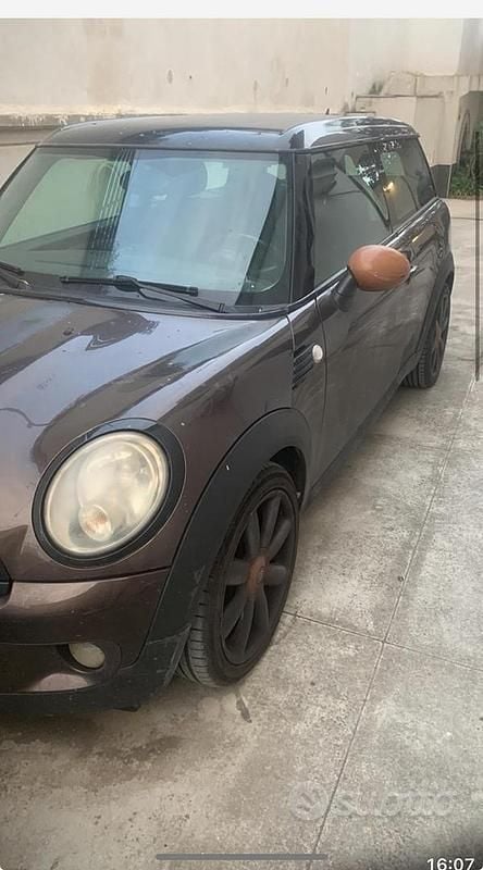 Usata Mini Cooper 120 CV (88 kW) 2009 Marrone Utilitaria